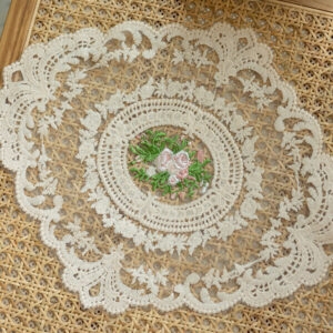 Lace cloth